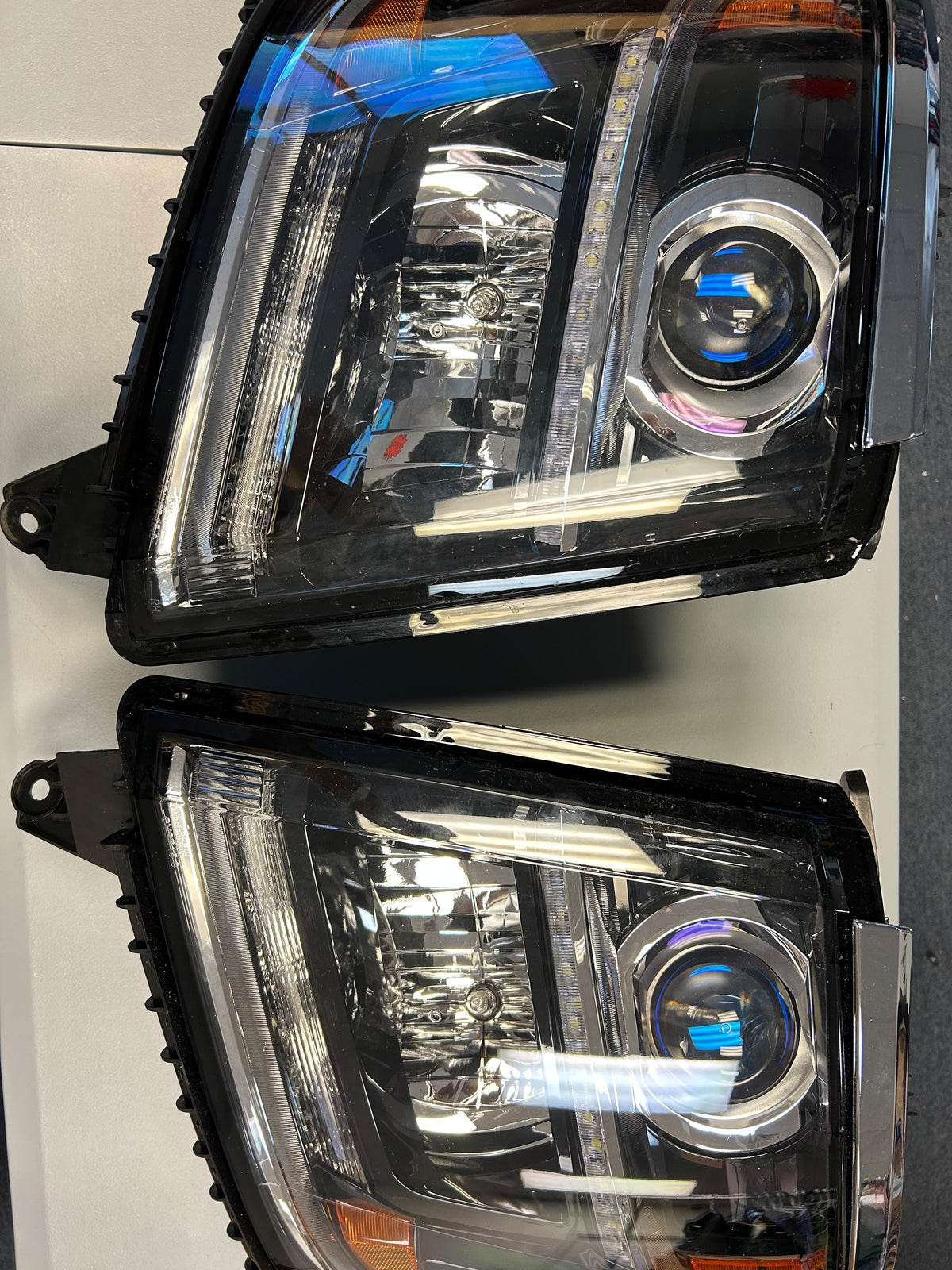 Headlights w/LED DRL for 2015-2020 Chevy Tahoe Suburban Halogen Headlamps Pair
