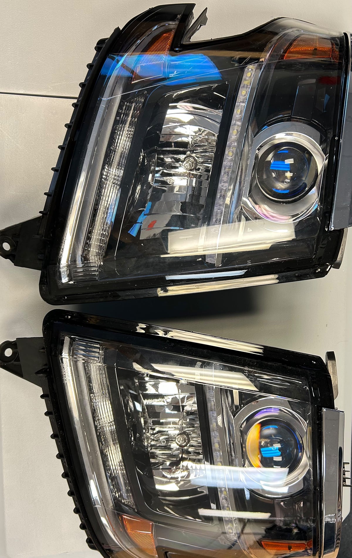 Headlights w/LED DRL for 2015-2020 Chevy Tahoe Suburban Halogen Headlamps Pair